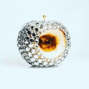 Meet your Posher, Larissa